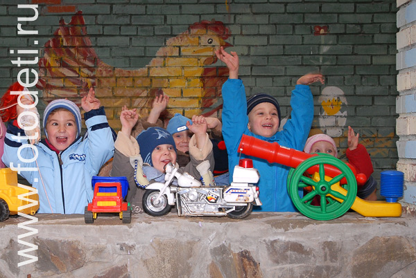 Фото детей в игре: Детский сад «Пеликан» на Ленинском проспекте.