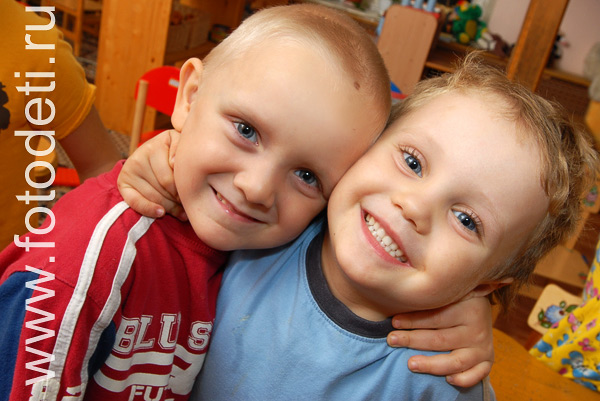 Фотографии детей в галере сайта фотодети.ру. Дружба в детском саду.