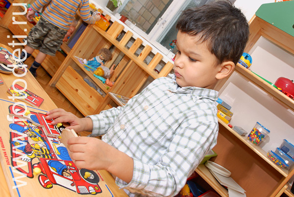 Дети на развивающих занятиях: Детские логические игры для малышей.