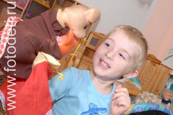 Фото детей в игре: Развитие коммуникативных умений ребёнка в общении с персонажами кукольного театра.