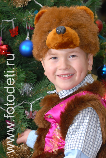 Дети на фото детского фотографа: Весёлый медведь.