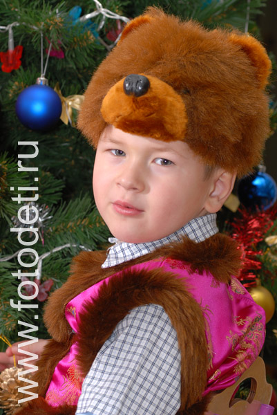 Фотографии детских праздников. Портрет мальчика в костюме медведя.