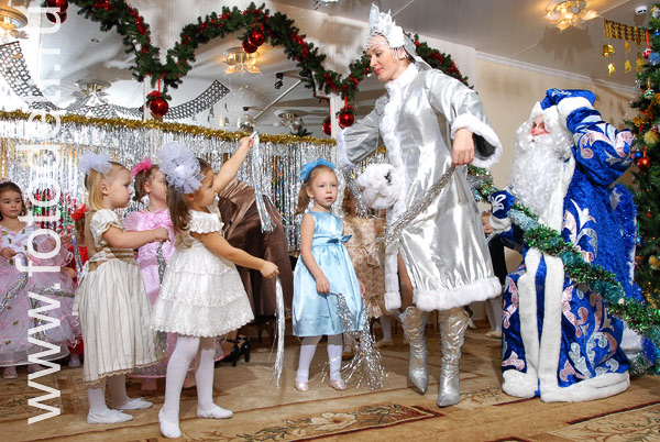 Фотографии детских праздников. Организация детского новогоднего праздника в Москве .