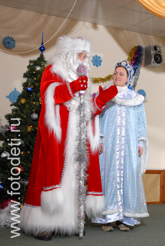Фотографии детских праздников. Дед Мороз и Снегурочка в детском саду Пеликан.
