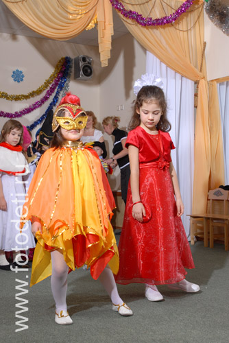 Фото детей на праздниках. Очень красивые детские костюмы.