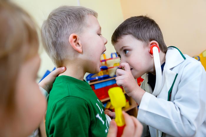 Игры во врачей - любимое занятие детей дошкольного возраста