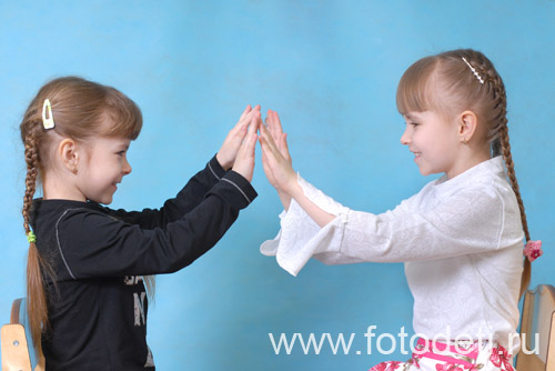 Дети на фото детского фотографа: Фотосъёмка в детском саду, игровые сюжеты для фотосъёмки подружек.