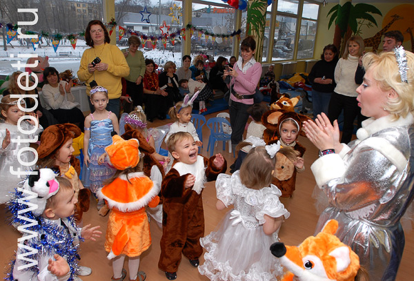 Дети на празднике. Организация новогоднего праздника для детей в детском центре «Бегемотик».