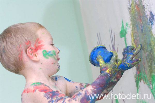 Фотографии детей в галере сайта fotodeti.ru / Ребёнок с краской на носу.