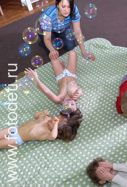 Фотографии детей из архива детского фотографа. Медитация для детей с мыльными пузырями и красивой музыкой.