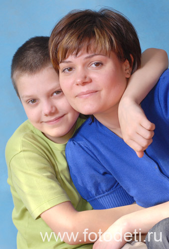 Позитивные фотографии с детьми: Мама с сыном-подростком.