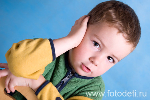 Фотка забавного дошкольника, на авторском сайте профессионального фотографа Губарева Игоря: Портрет маленького мальчика