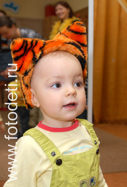 Фото детей на праздниках. Маленький тигрёнок в Москве.