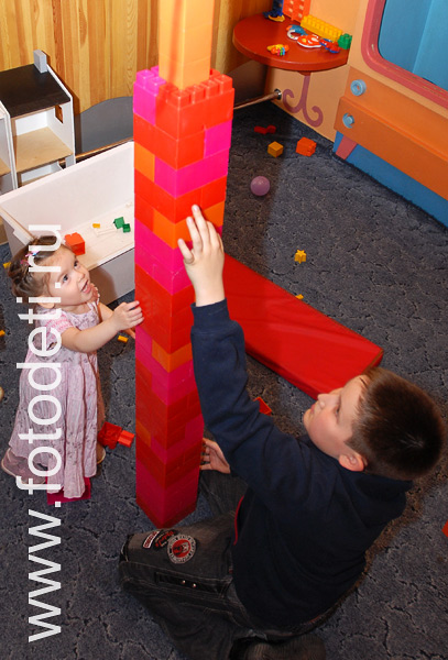 Фото детей в игре: Строительство высотных сооружений.