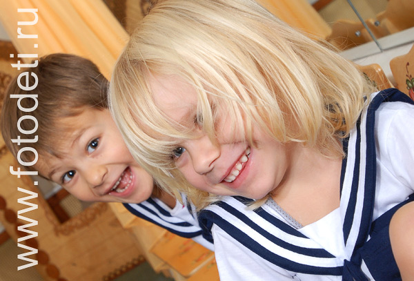 Дети на фото детского фотографа: Физкультура дарит детям положительные эмоции.