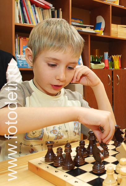 Физическое развитие детей. Обучение игре в шахматы в Москве.