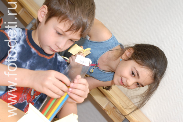 Развитие творческого потенциала ребёнка. Дети на творческом занятии в детском саду.