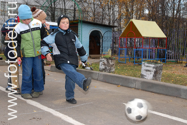 Фото детей в игре: Детский футбол.