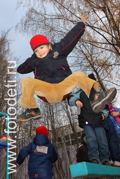 Фотографии детей из архива детского фотографа. Как снимать детей-моделей в прыжках для получения динамичных фотографий.