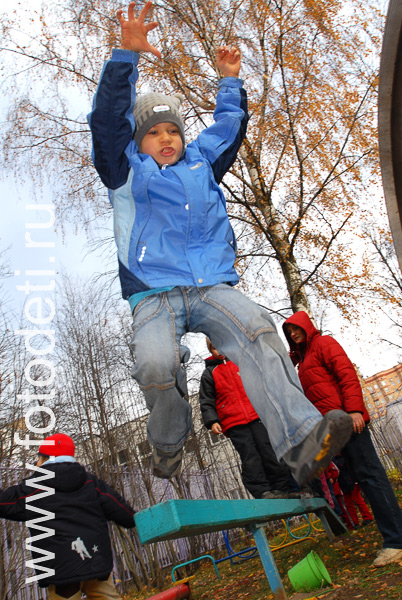 Фотографии детей из архива детского фотографа. Как снимать детей-моделей в прыжках для получения динамичных фотографий.