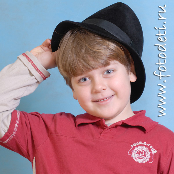 Фотография с детьми: Модные шапки для детей.