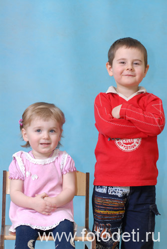 Дети на фото детского фотографа: Фото детей в детском саду, сладкая парочка.