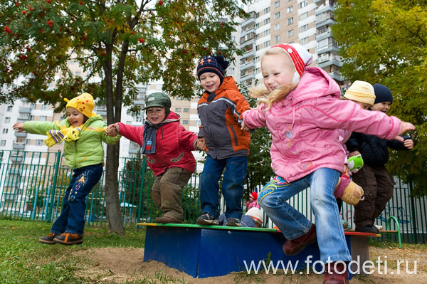Фотография забавного дошкольника, на авторском сайте профессионального фотографа Губарева Игоря: Очень подвижные игры детей