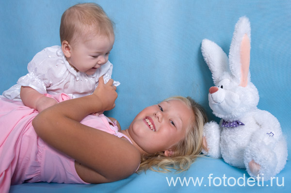 Фотоснимок позитивного малыша, на веб-сайте детского фотографа Игоря Губарева: Дети играют и фотографируются