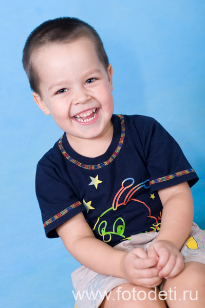 Фото позитивного малыша, в фотоархиве профессионального фотографа и психолога Игоря Губарева: Смеющийся малыш