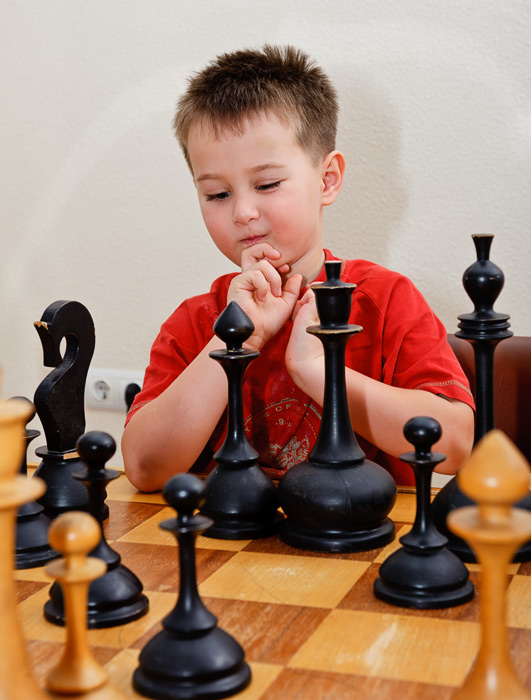 Профессиональное фото ребёнка / Дети играют в шахматы не по детски.
