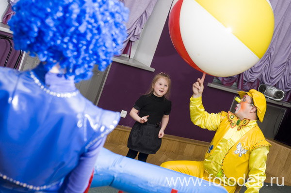Фотографии детского праздника: Замечательное выступление группы клоунов на детском дне рождения - Надувное шоу Питиновых
