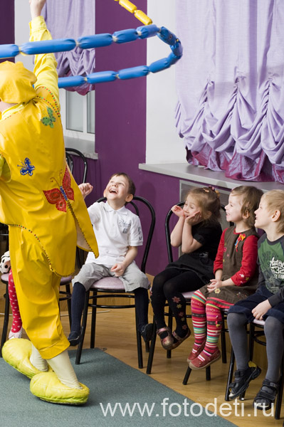 Фотографии детского праздника: Лучшее выступление семьи клоунов на на празднике в детском саду - Надувное шоу Питиновых