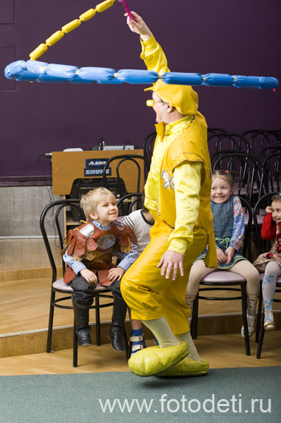 Фотографии детского праздника: Лучшее представление группы клоунов на на празднике в детском саду - Надувное шоу Питиновых