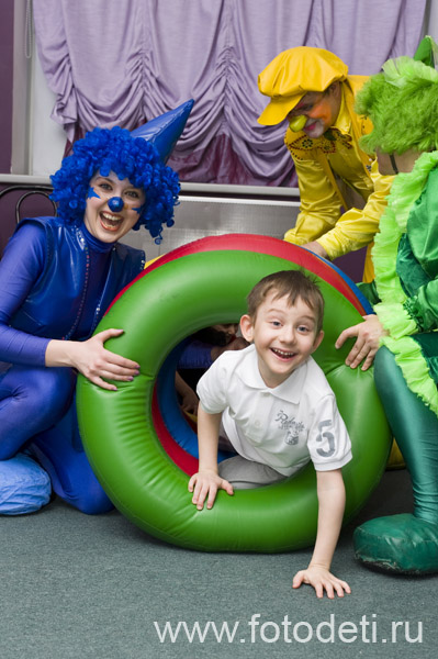 Фотографии детского праздника: Как сделать детский день рождения настоящей сказкой?  Заказать представление семьи клоунов  «Надувное шоу Питиновых