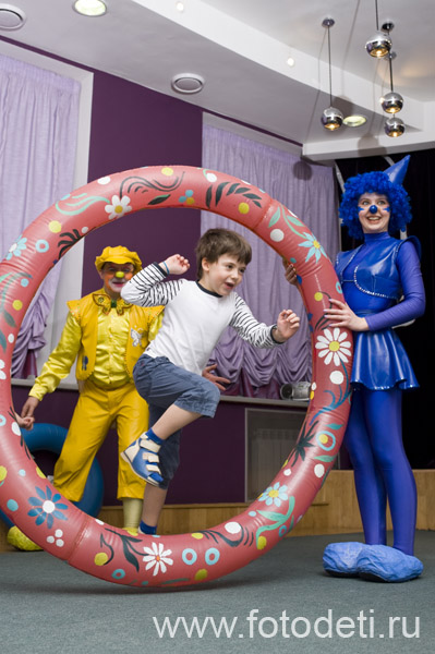 Фотографии детского праздника: Как сделать детский праздник интересным?  Заказать представление семьи клоунов  «Надувное шоу Питиновых