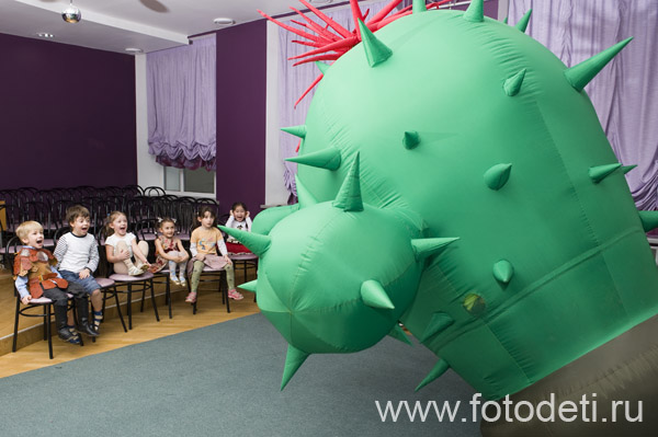 Фотографии детского праздника: Как сделать праздник для детей настоящей сказкой?  Организовать выступление семьи клоунов  «Надувное шоу Питиновых