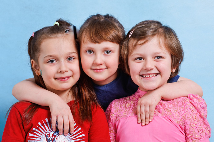 Фото Игоря Губарева: Дети любят фотографироваться с друзьями и подружками.