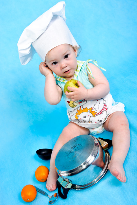Фотоработы Игоря Губарева: Ребёнок в костюме повара.