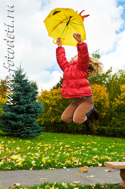 Профессиональное фото ребёнка / Сюжеты с зонтом можно обыгрывать в бесчисленном числе вариаций.
