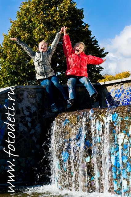 Профессиональное фото ребёнка / Фонтан с водопадами находится в городе Зеленоград. Красивое место для фотосъёмки свадеб и семейных прогулок.