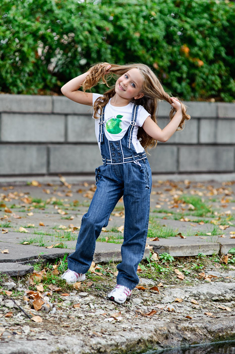 Фотографии детского фотографа Игоря Губарева на авторском сайте. Фэшн фотосессии маленьких фотомоделей для промороликов продавцов одежды для детей.