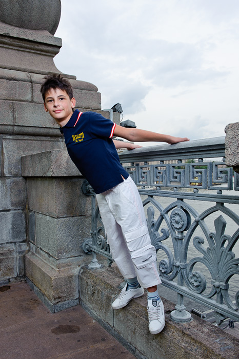 Автор сайта fotodeti.ru Губарев Игорьпредставляет фото детейна авторском сайте.. Фэшен фотосъёмка детей-моделей для показа на выставках производителей модной одежды для детей.