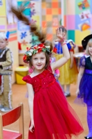 Танцы детей в детском саду ENS на Добрынинской
