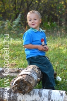 Ребёнок на лесной полянке, фотографии детей на природе
