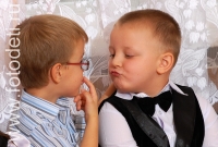 Общение двух мальчиков в детском саду , фото на сайте fotodeti.ru