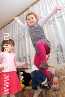 Фотки прыгающих малышей, динамичные сюжеты из копилки опыта детского фотографа