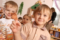 Весёлый пальчиковый театр, фото детей в фотобанке fotodeti.ru