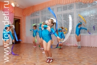 Танец с лентами. Исполняют дети в детском саду, тематика фото «Обучение детей танцам