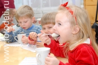 Дети любят кислородный коктейль в детском саду, оздоровительные процедуры для детей