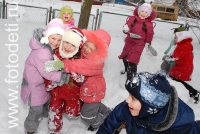 Зимние забавы, фотографии детей в авторском  фотобанке